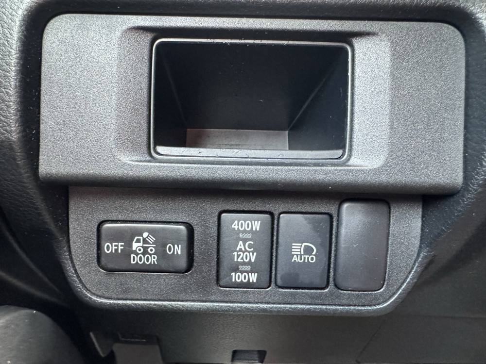 2019 Toyota Tacoma 4WD — photo 28 of 42