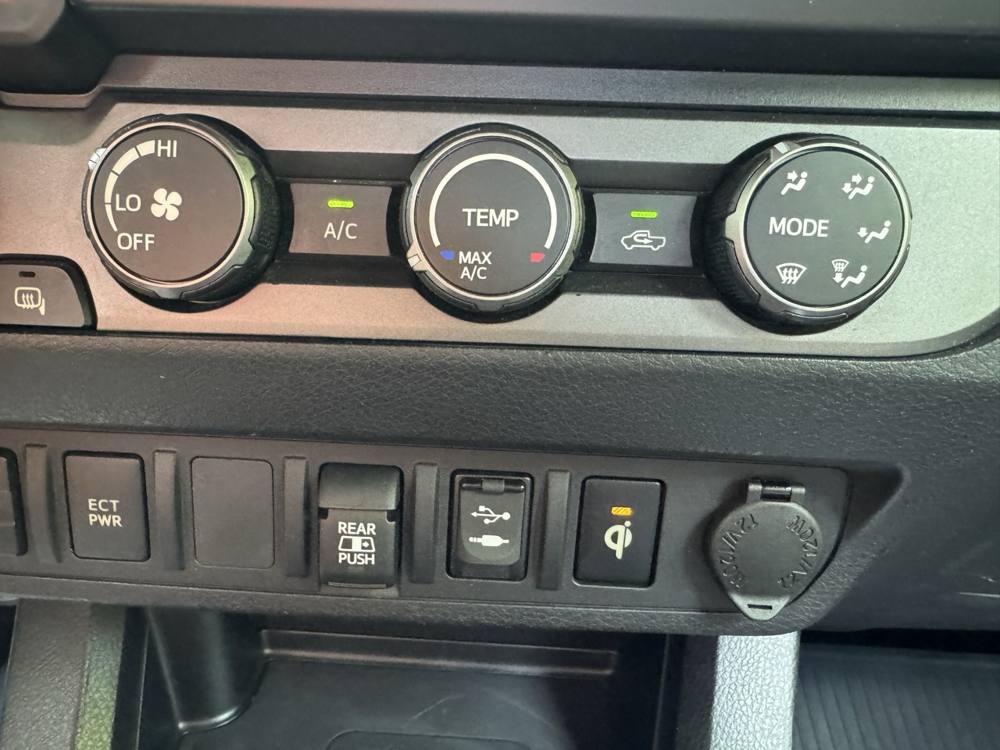 2019 Toyota Tacoma 4WD — photo 34 of 42