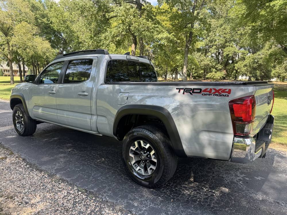 2019 Toyota Tacoma 4WD — photo 4 of 42