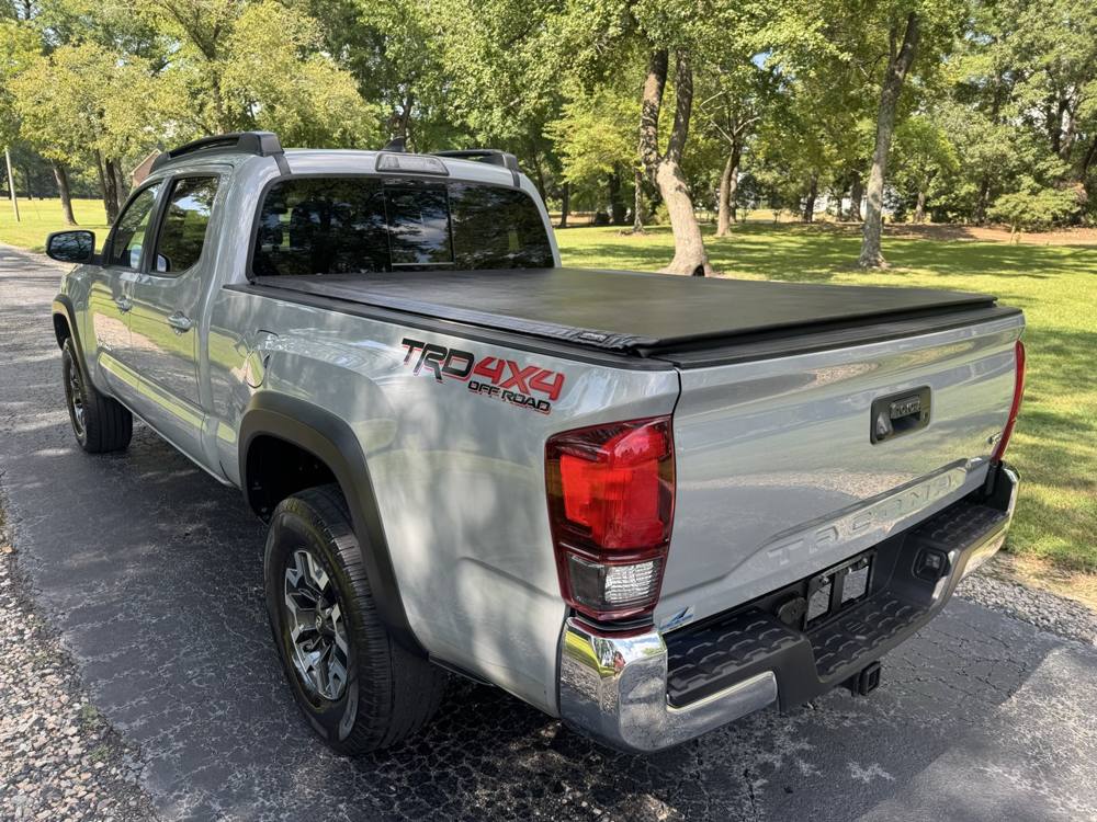 2019 Toyota Tacoma 4WD — photo 5 of 42