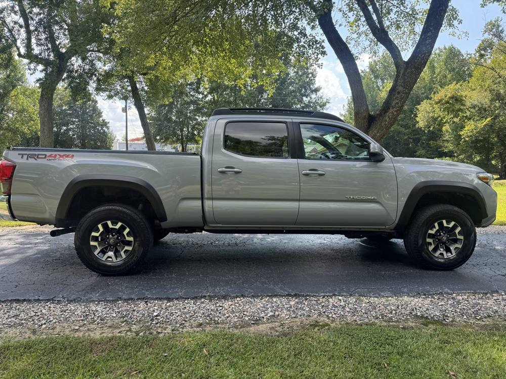 2019 Toyota Tacoma 4WD — photo 8 of 42