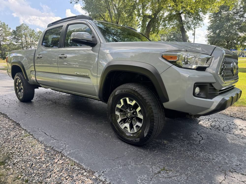 2019 Toyota Tacoma 4WD — photo 9 of 42