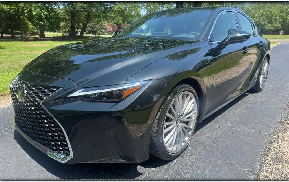 2023 Lexus IS