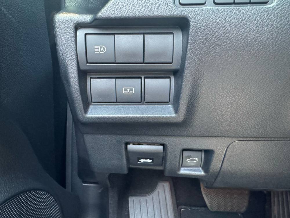 2023 Lexus IS — photo 15 of 42