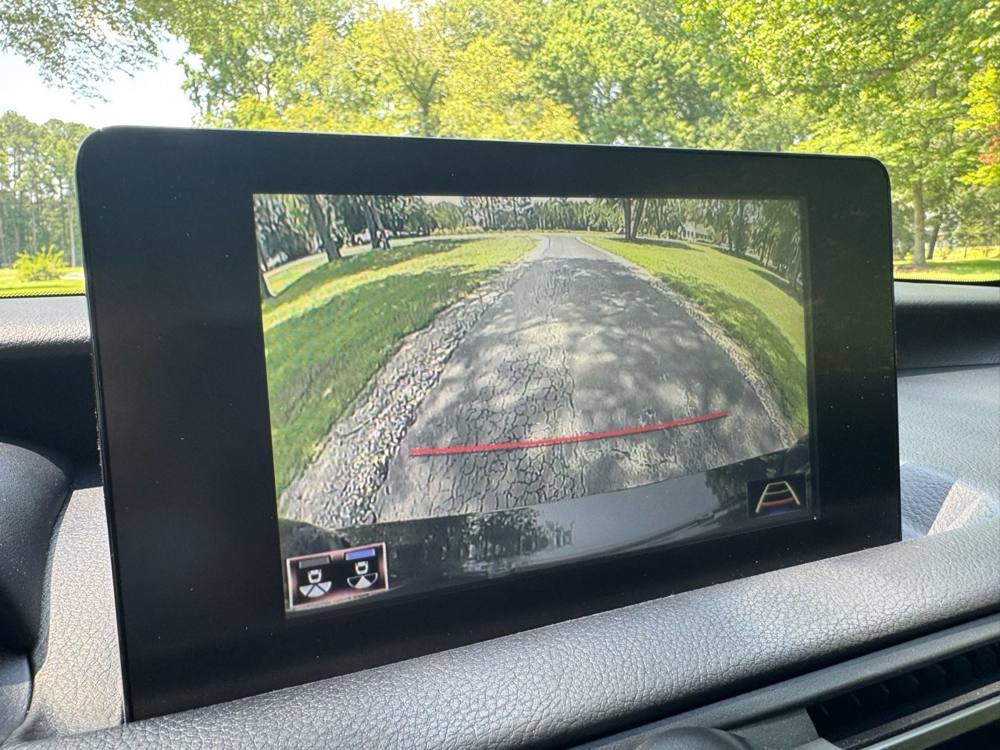 2023 Lexus IS — photo 21 of 42