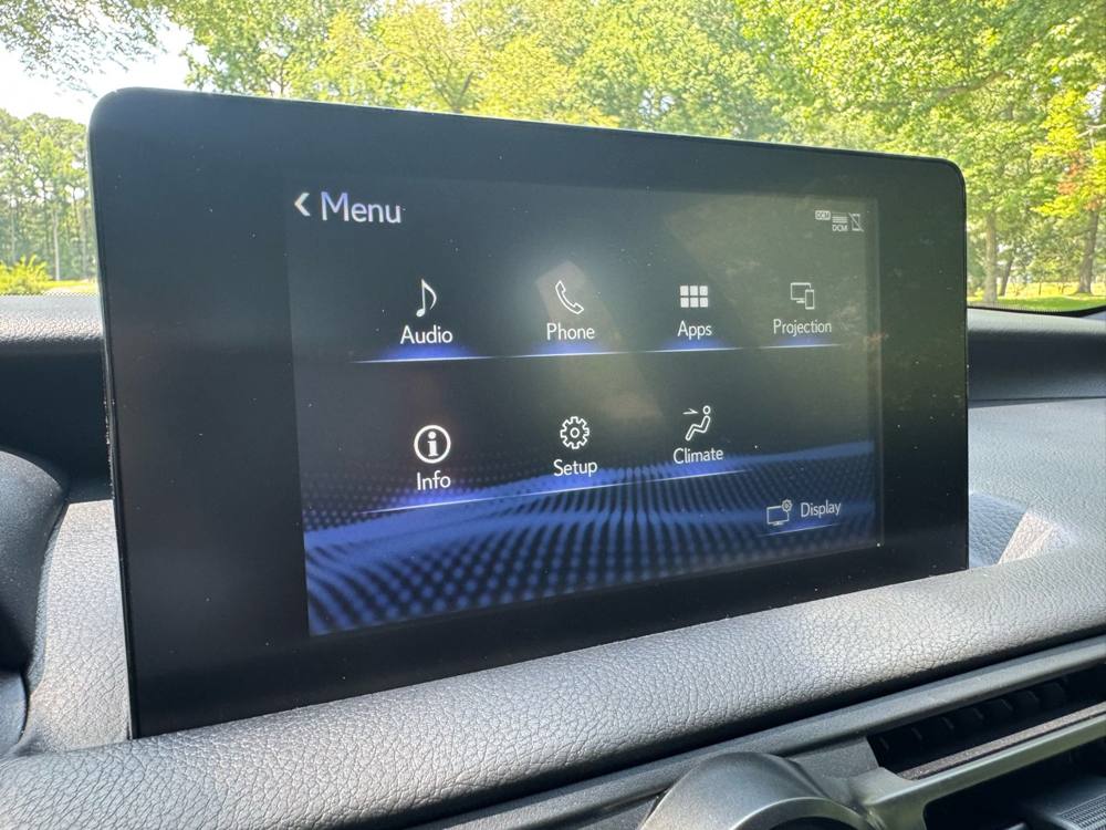 2023 Lexus IS — photo 22 of 42