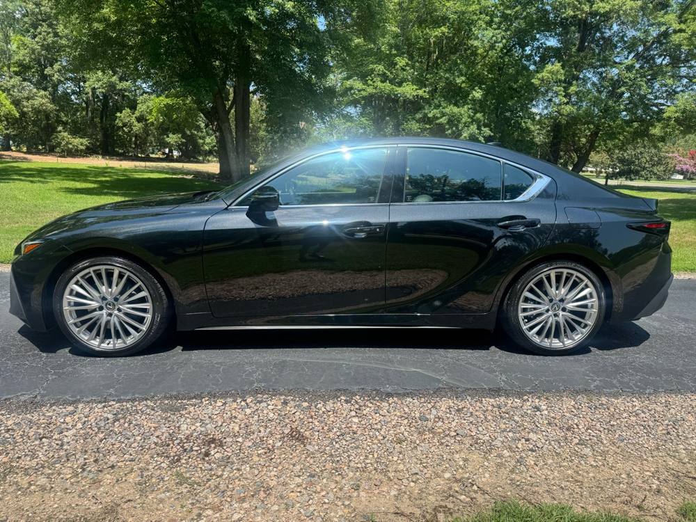 2023 Lexus IS — photo 3 of 42