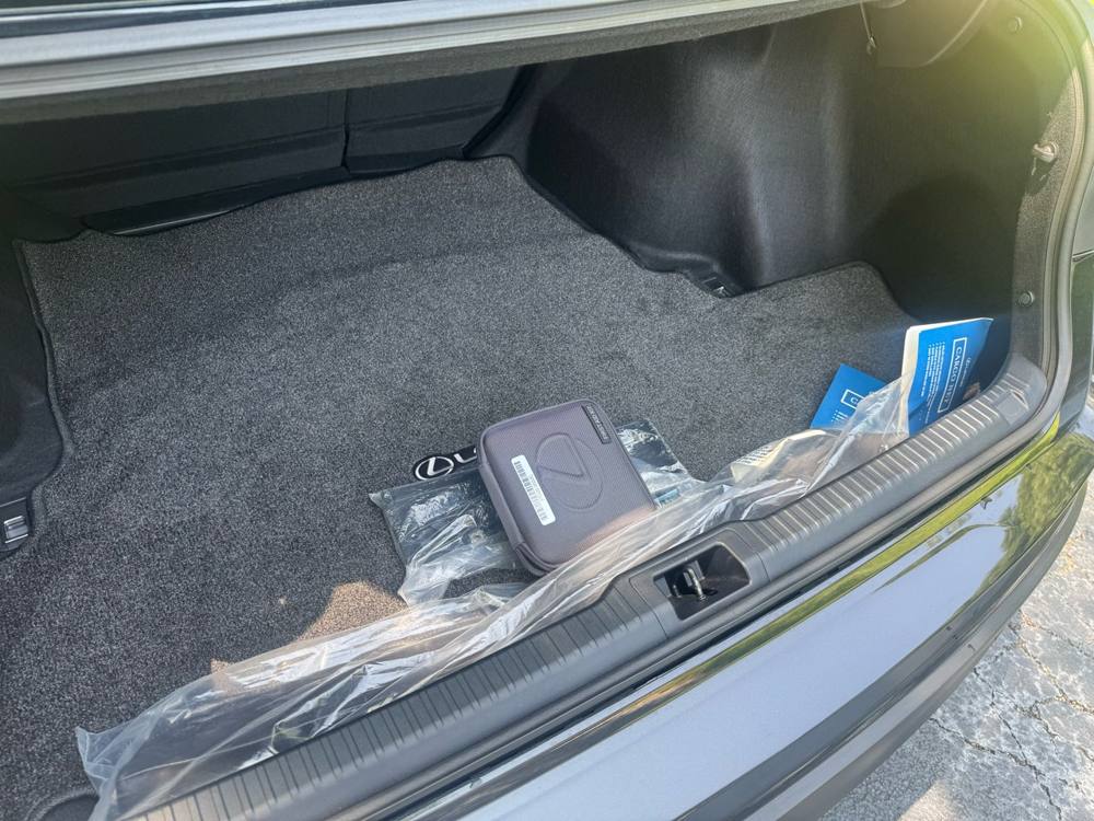 2023 Lexus IS — photo 38 of 42