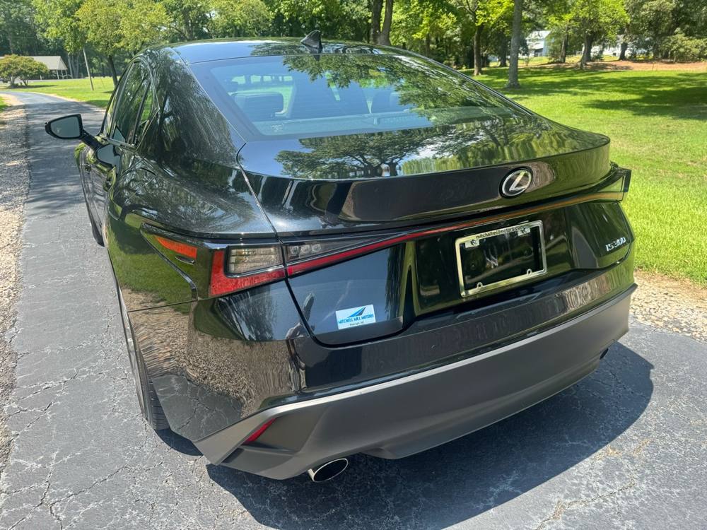 2023 Lexus IS — photo 5 of 42