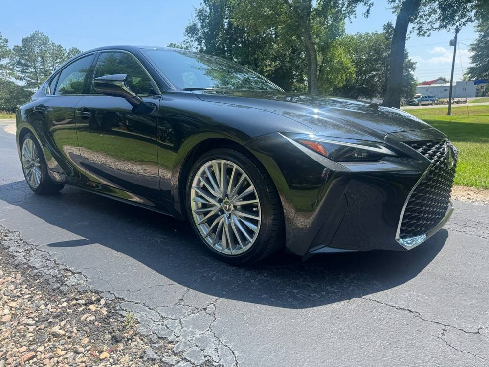 2023 Lexus IS — photo 7 of 42