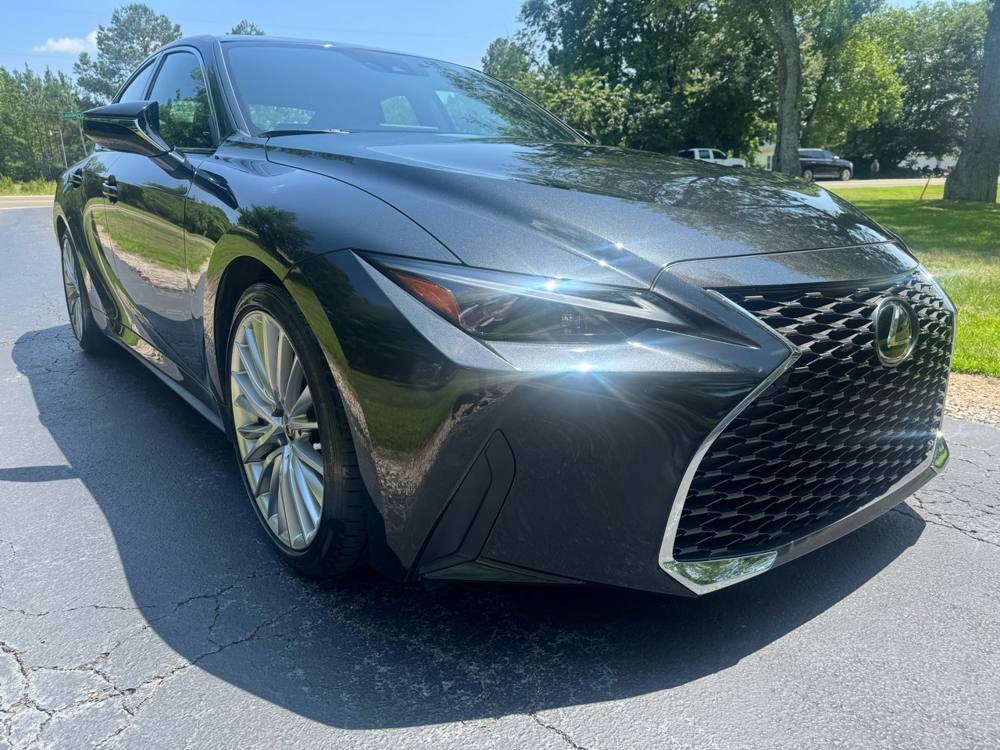 2023 Lexus IS — photo 8 of 42