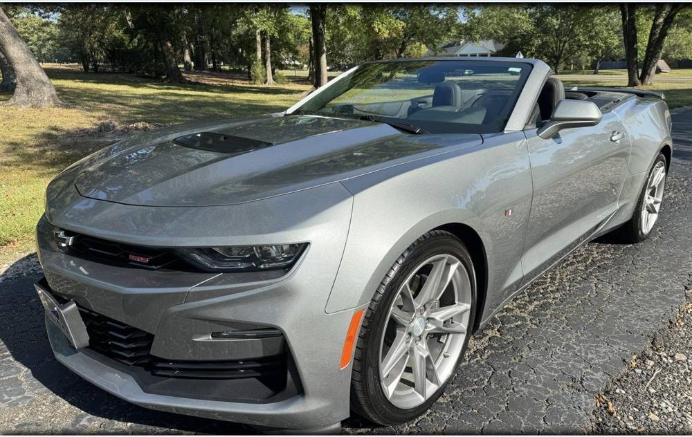 2023 Chevrolet Camaro — photo 1 of 44