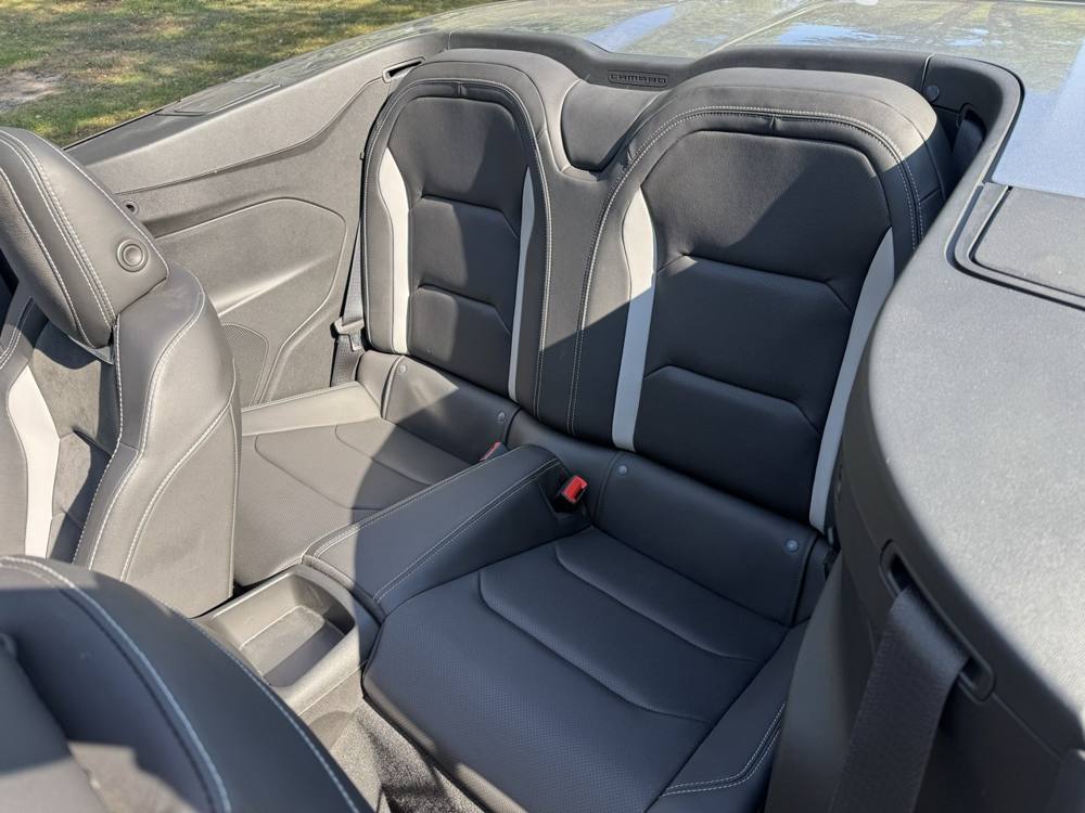 2023 Chevrolet Camaro — photo 19 of 44