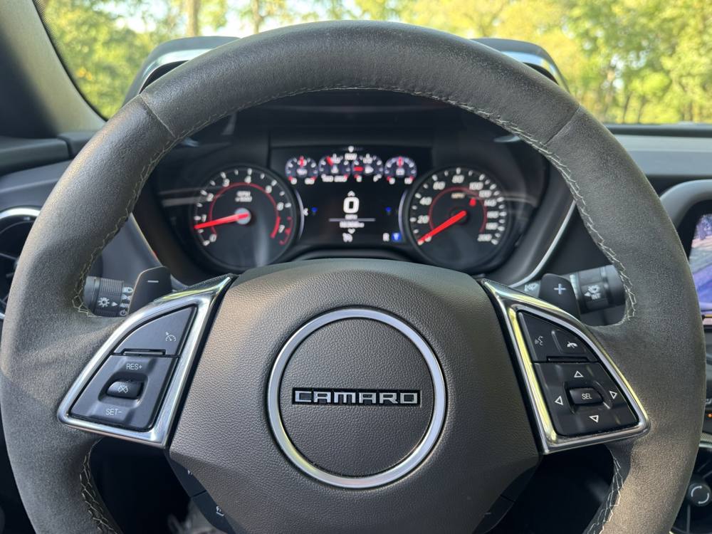 2023 Chevrolet Camaro — photo 20 of 44