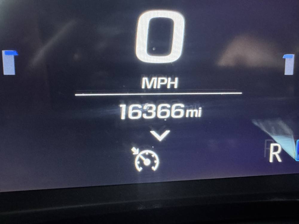2023 Chevrolet Camaro — photo 27 of 44