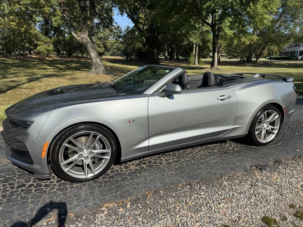 2023 Chevrolet Camaro — photo 3 of 44