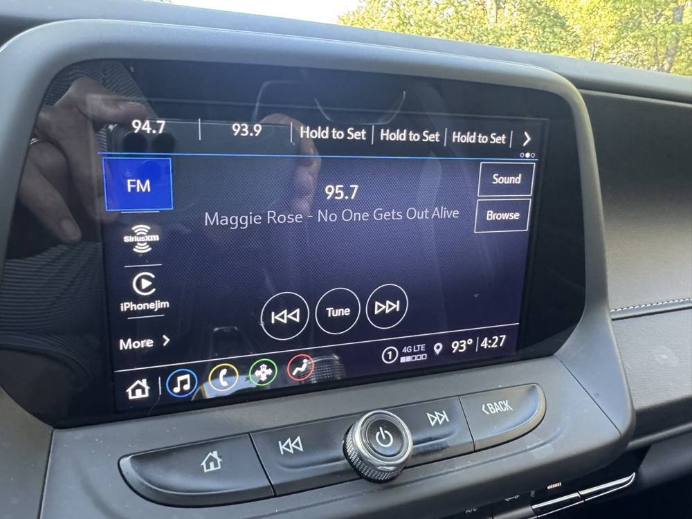 2023 Chevrolet Camaro — photo 31 of 44