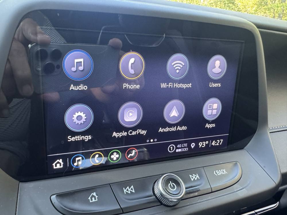 2023 Chevrolet Camaro — photo 32 of 44
