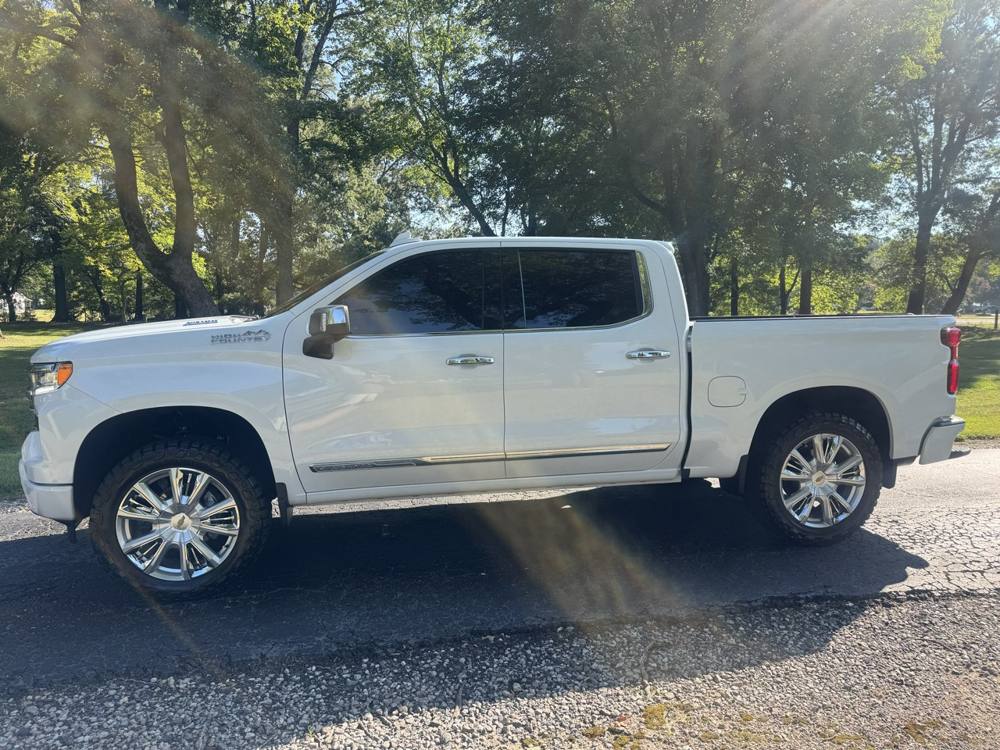2026 Chevrolet Silverado 1500 — photo 3 of 44