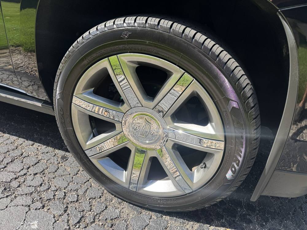 2019 Cadillac Escalade ESV — photo 12 of 41