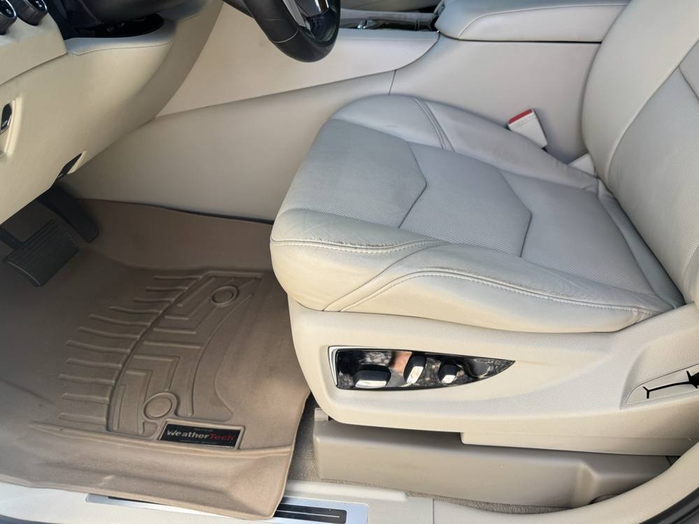 2019 Cadillac Escalade ESV — photo 15 of 41