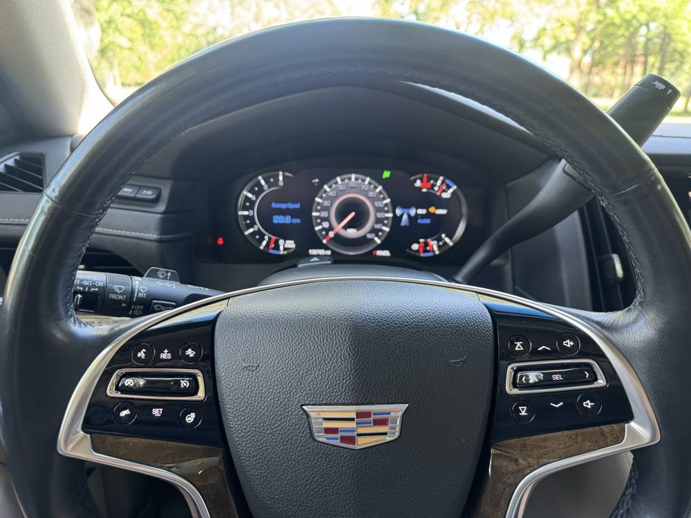 2019 Cadillac Escalade ESV — photo 23 of 41