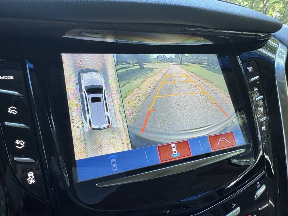2019 Cadillac Escalade ESV — photo 33 of 41