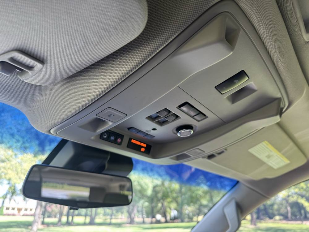 2019 Cadillac Escalade ESV — photo 38 of 41