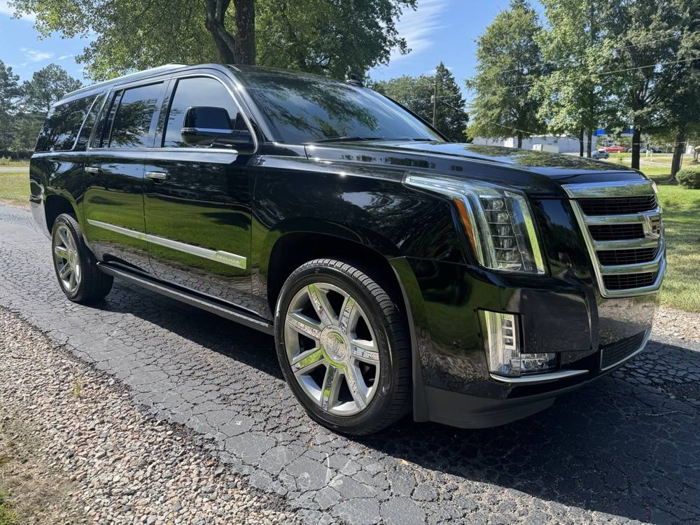 2019 Cadillac Escalade ESV — photo 8 of 41