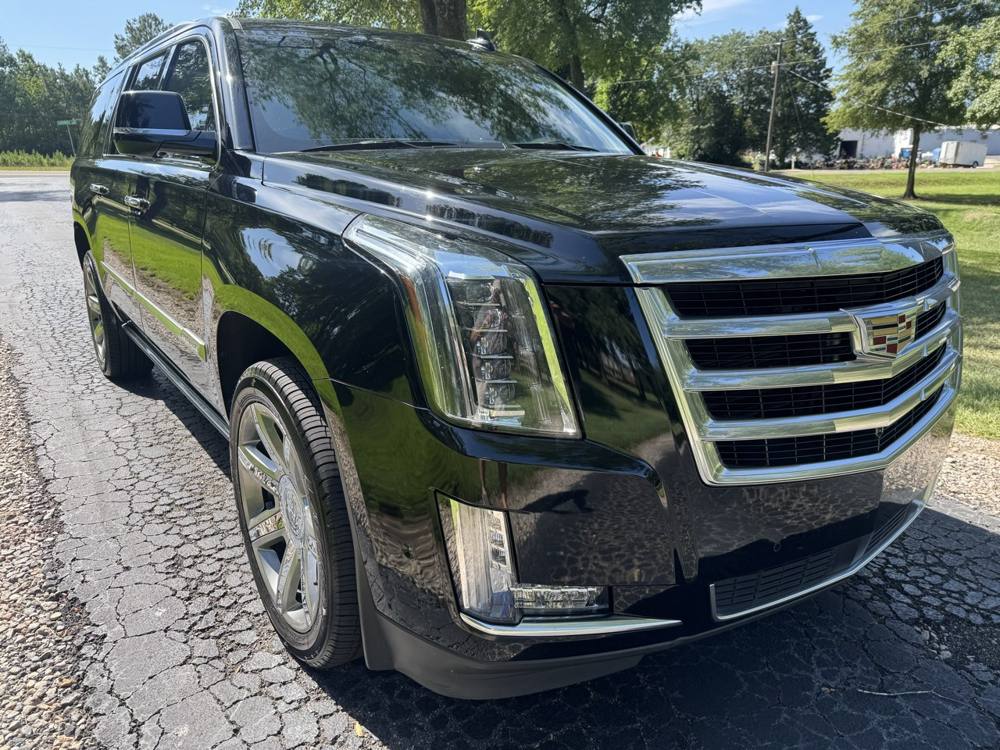 2019 Cadillac Escalade ESV — photo 9 of 41