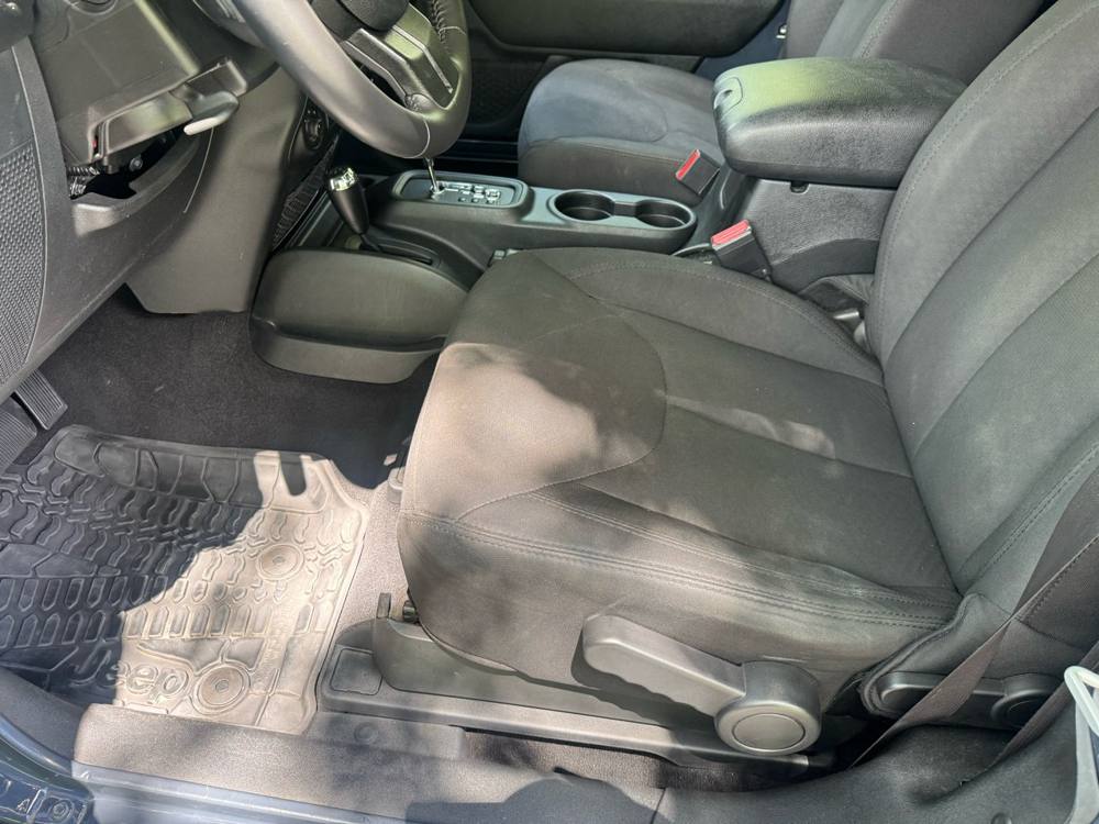 2018 Jeep Wrangler JK — photo 18 of 39