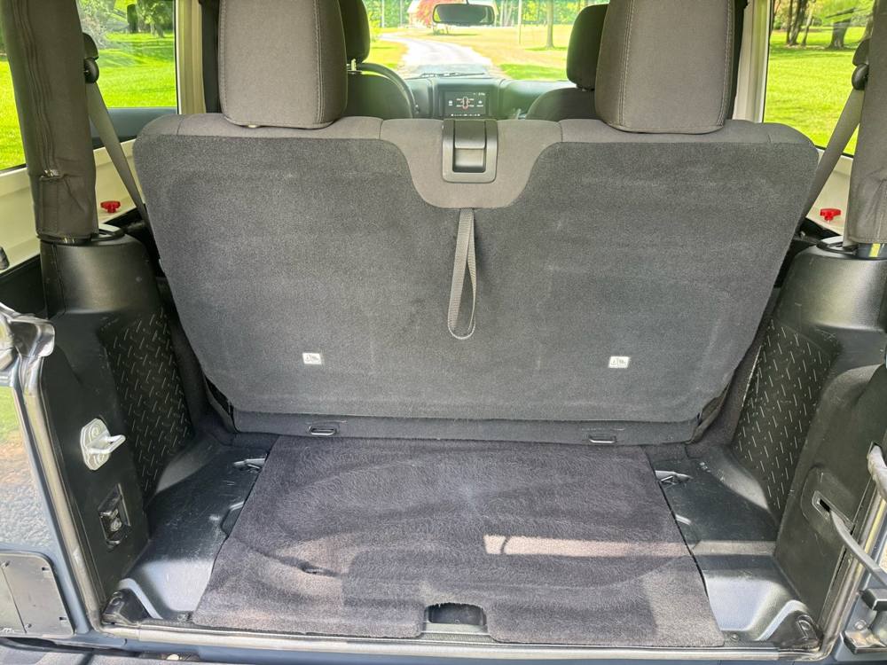 2018 Jeep Wrangler JK — photo 21 of 39