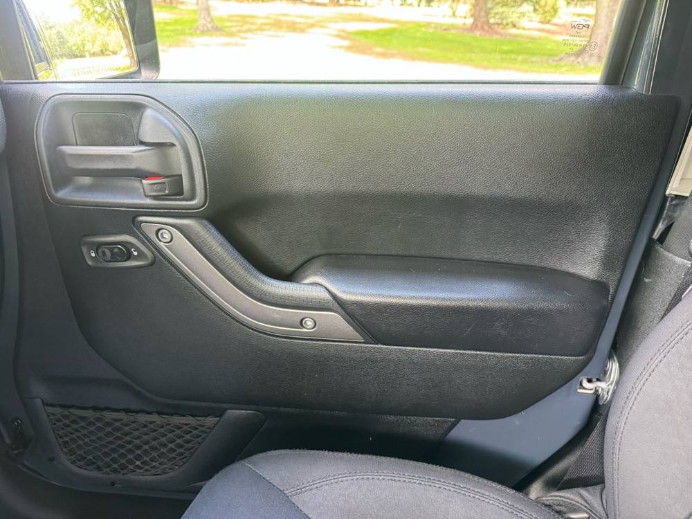 2018 Jeep Wrangler JK — photo 27 of 39