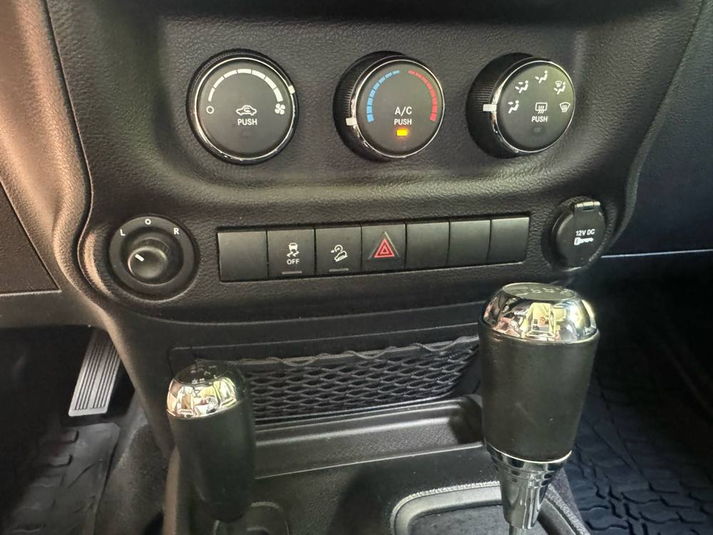 2018 Jeep Wrangler JK — photo 30 of 39
