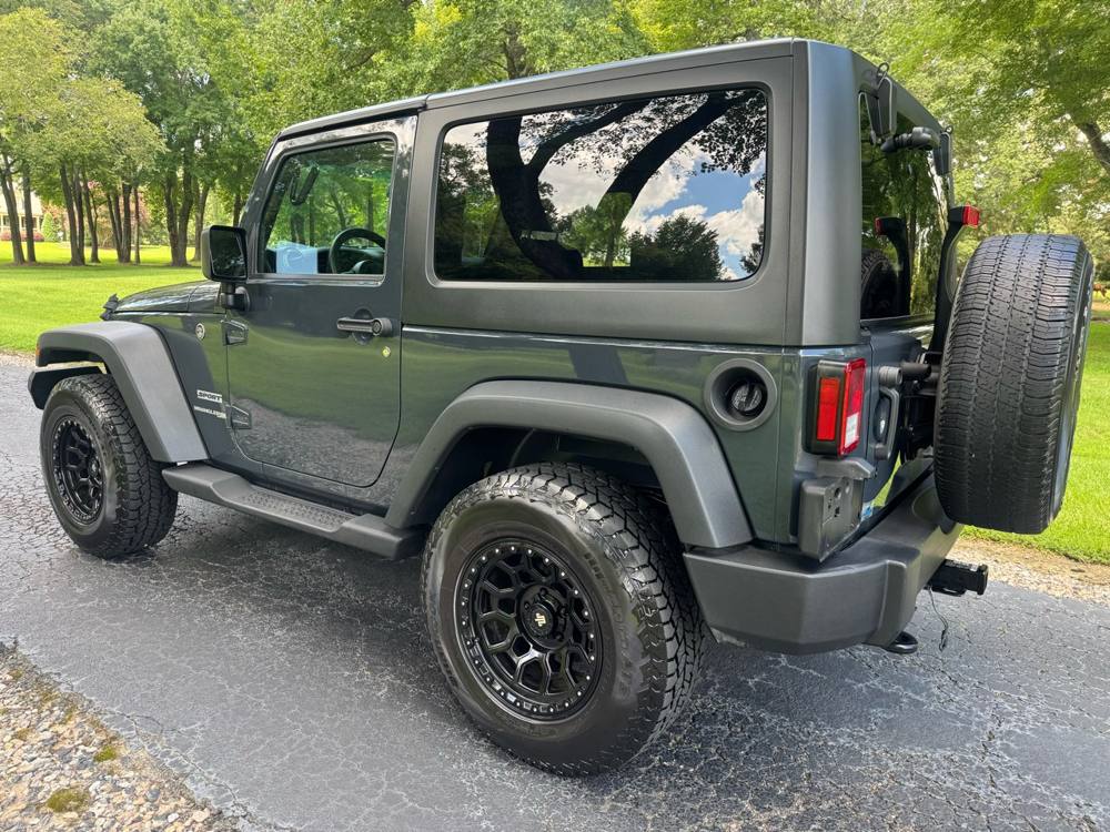 2018 Jeep Wrangler JK — photo 5 of 39