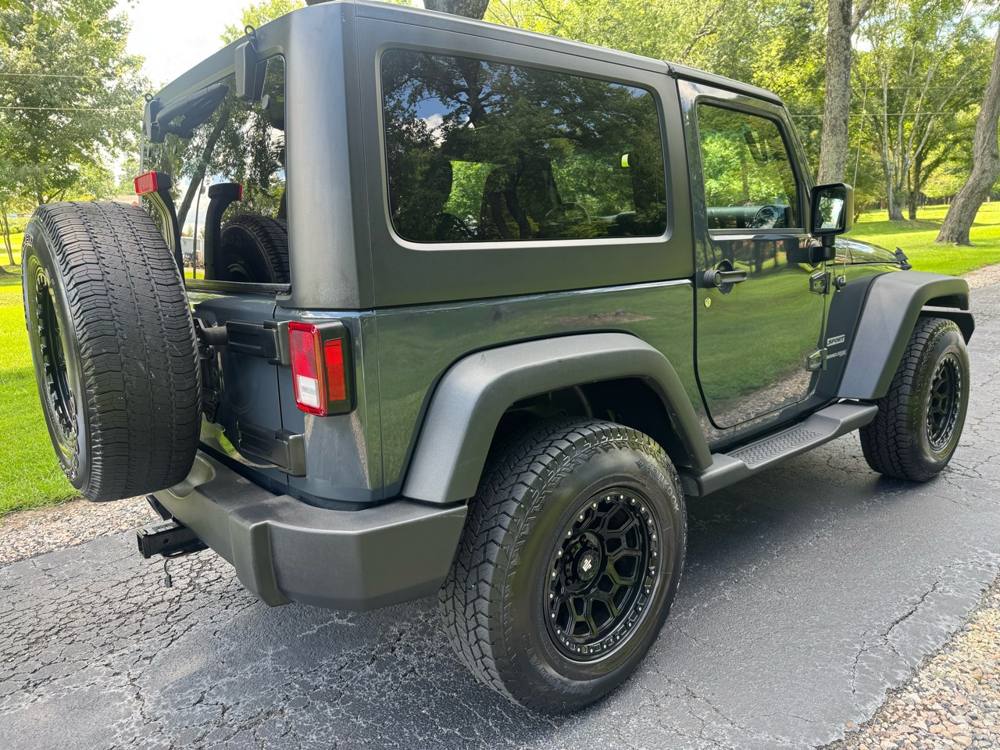 2018 Jeep Wrangler JK — photo 8 of 39