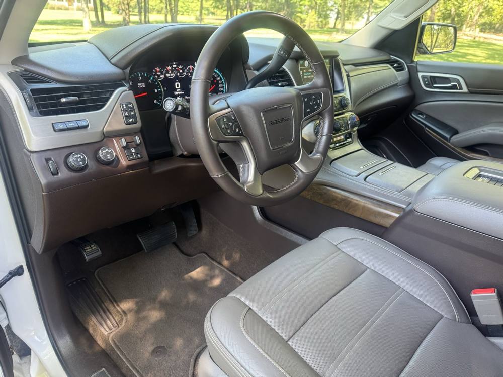 2018 GMC Yukon — photo 13 of 43