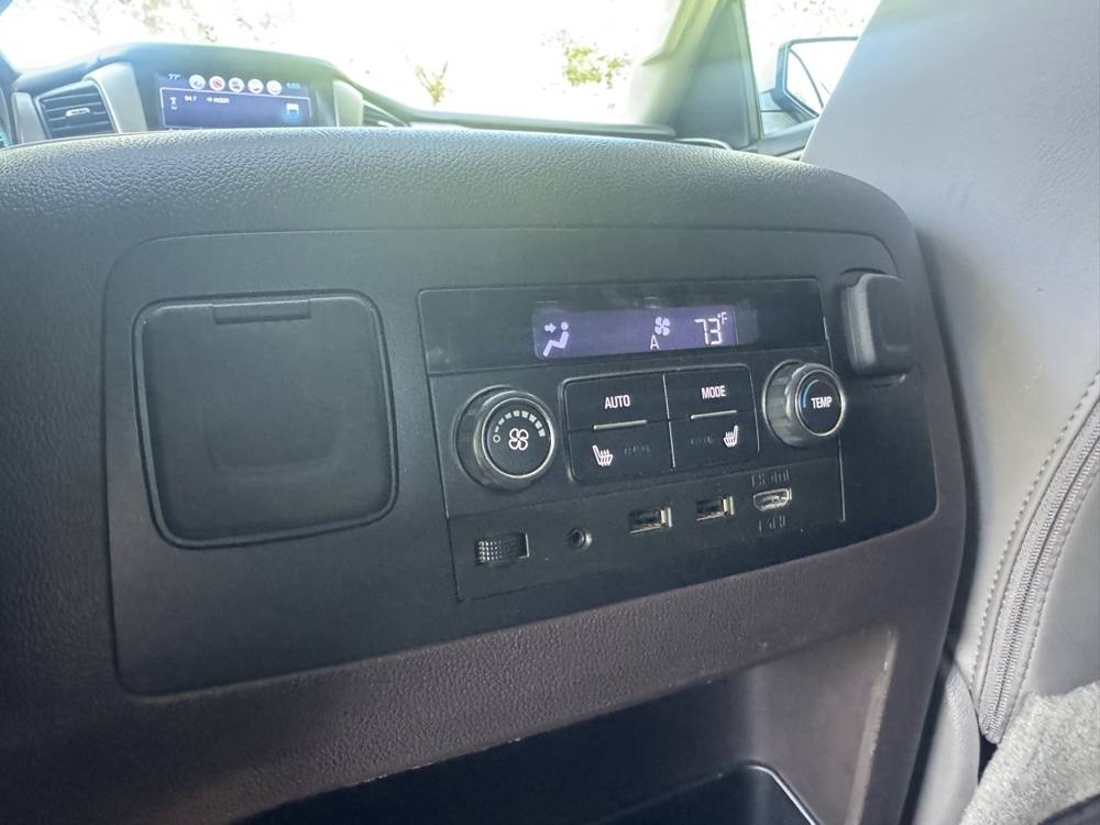 2018 GMC Yukon — photo 23 of 43