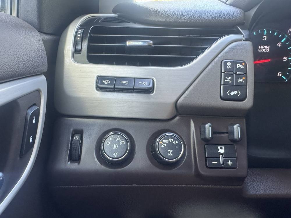 2018 GMC Yukon — photo 29 of 43