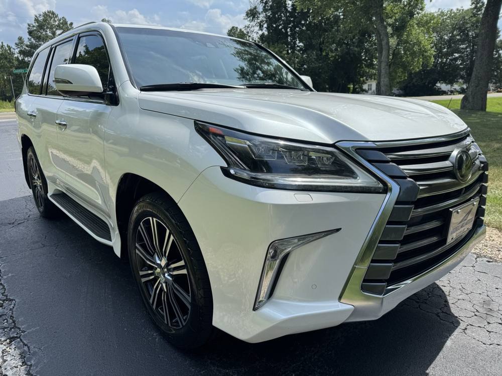 2021 Lexus LX — photo 12 of 42