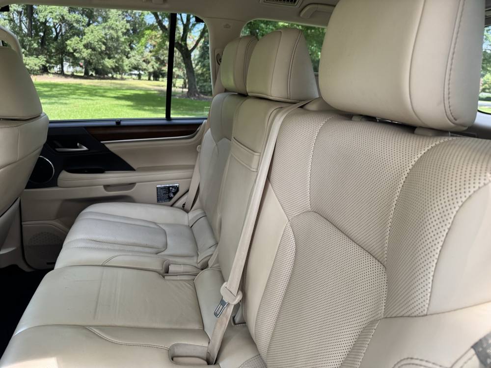 2021 Lexus LX — photo 17 of 42