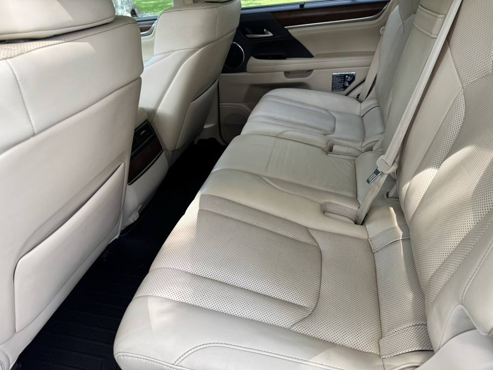2021 Lexus LX — photo 18 of 42