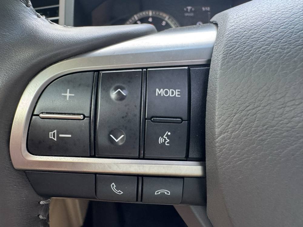 2021 Lexus LX — photo 21 of 42