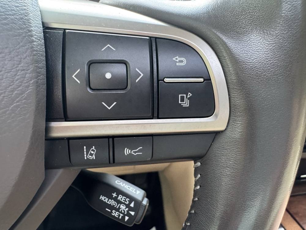 2021 Lexus LX — photo 22 of 42