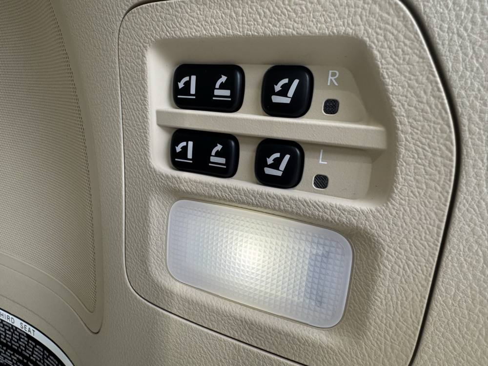 2021 Lexus LX — photo 25 of 42