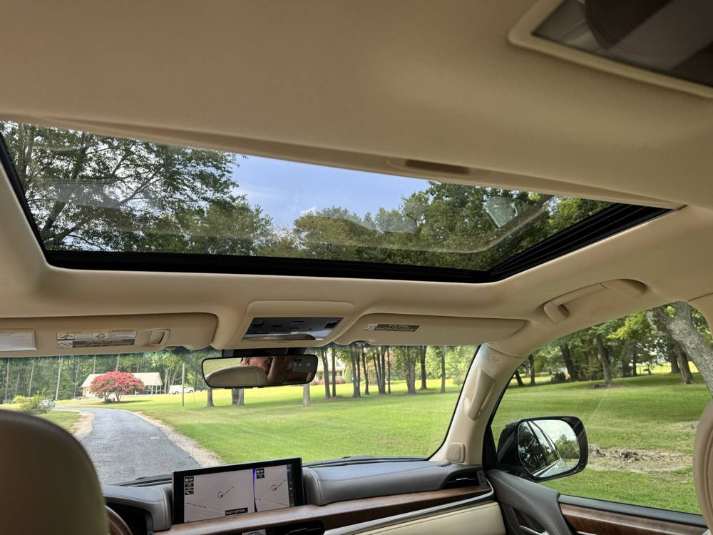 2021 Lexus LX — photo 27 of 42