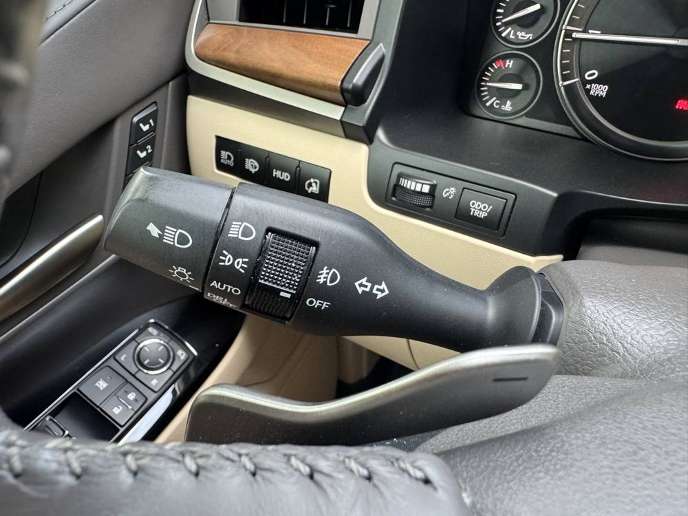 2021 Lexus LX — photo 28 of 42
