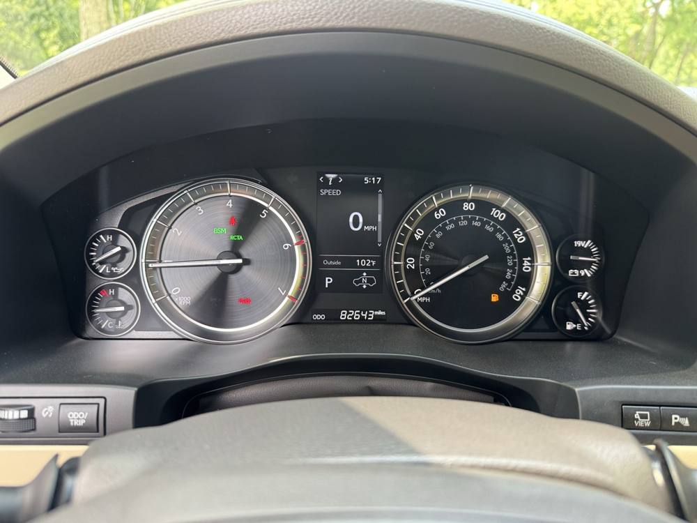 2021 Lexus LX — photo 29 of 42