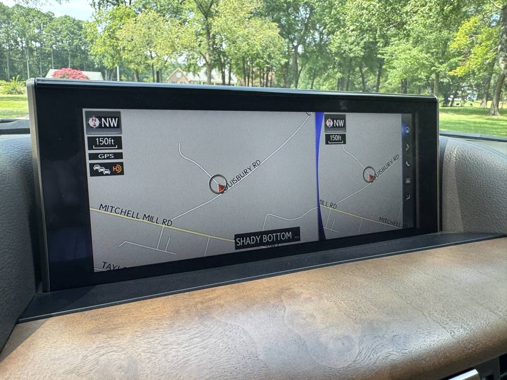 2021 Lexus LX — photo 33 of 42