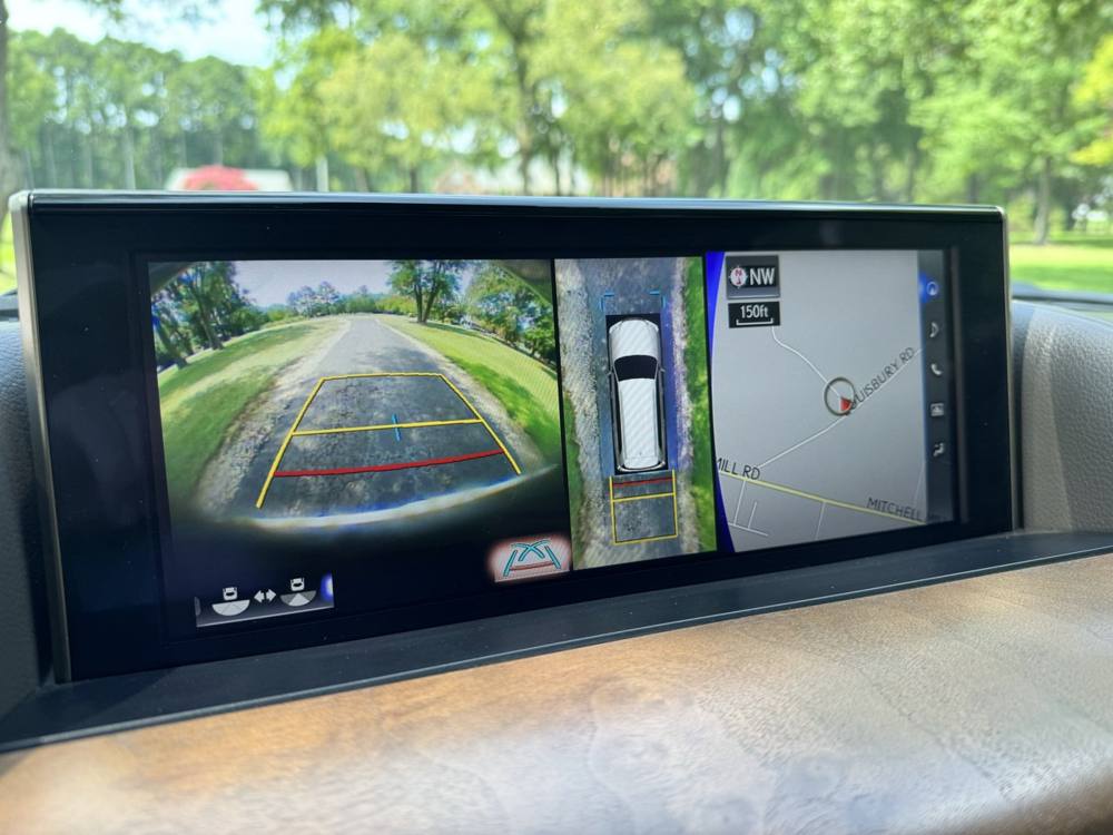 2021 Lexus LX — photo 34 of 42